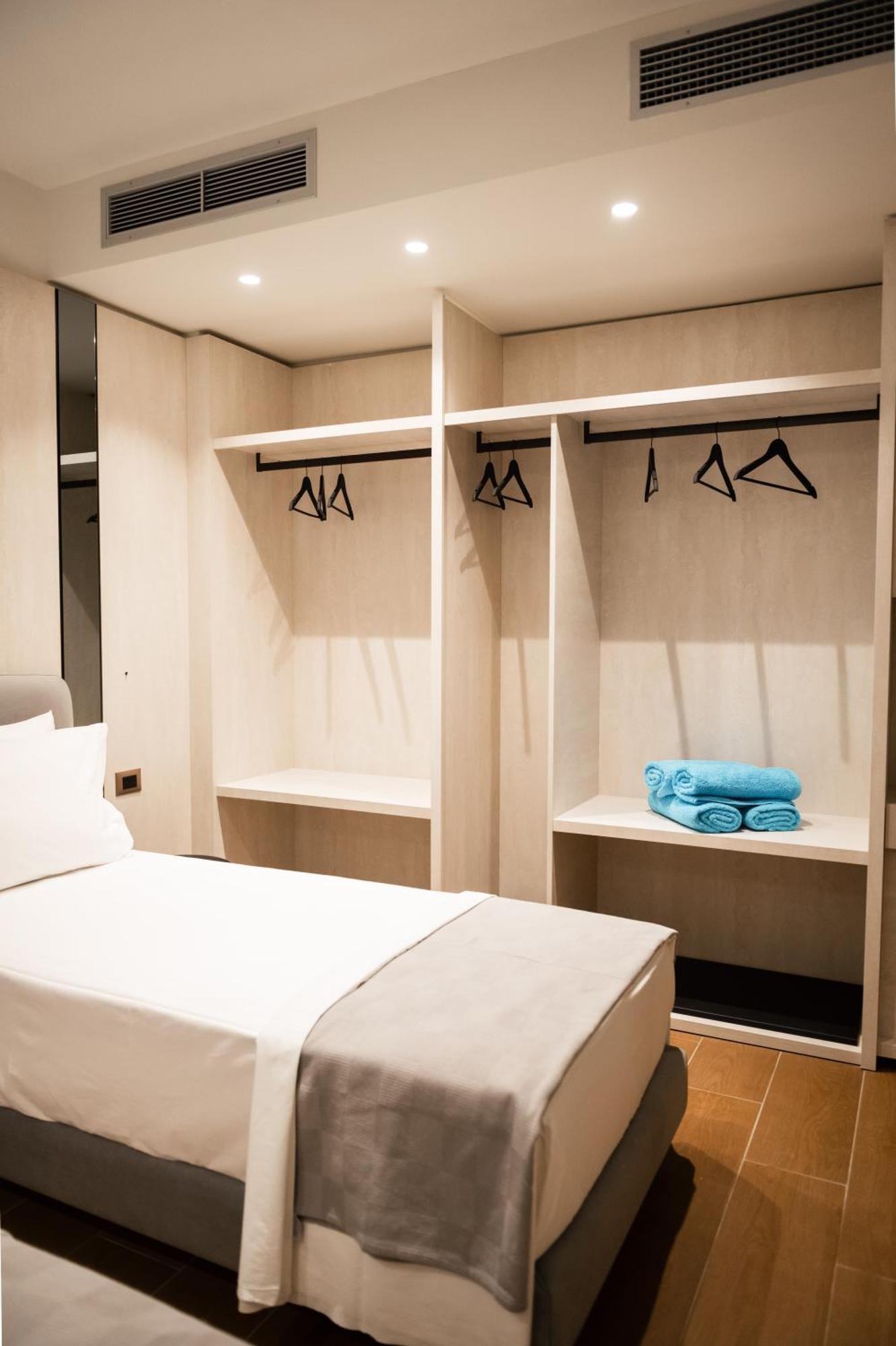 Jost Caravel Hotell Radhimë Eksteriør bilde
