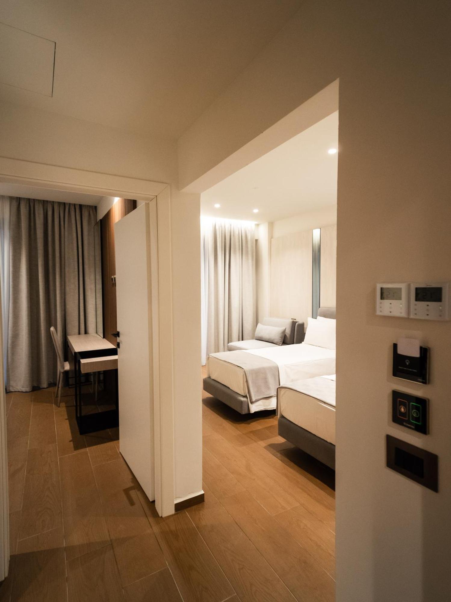 Jost Caravel Hotell Radhimë Eksteriør bilde