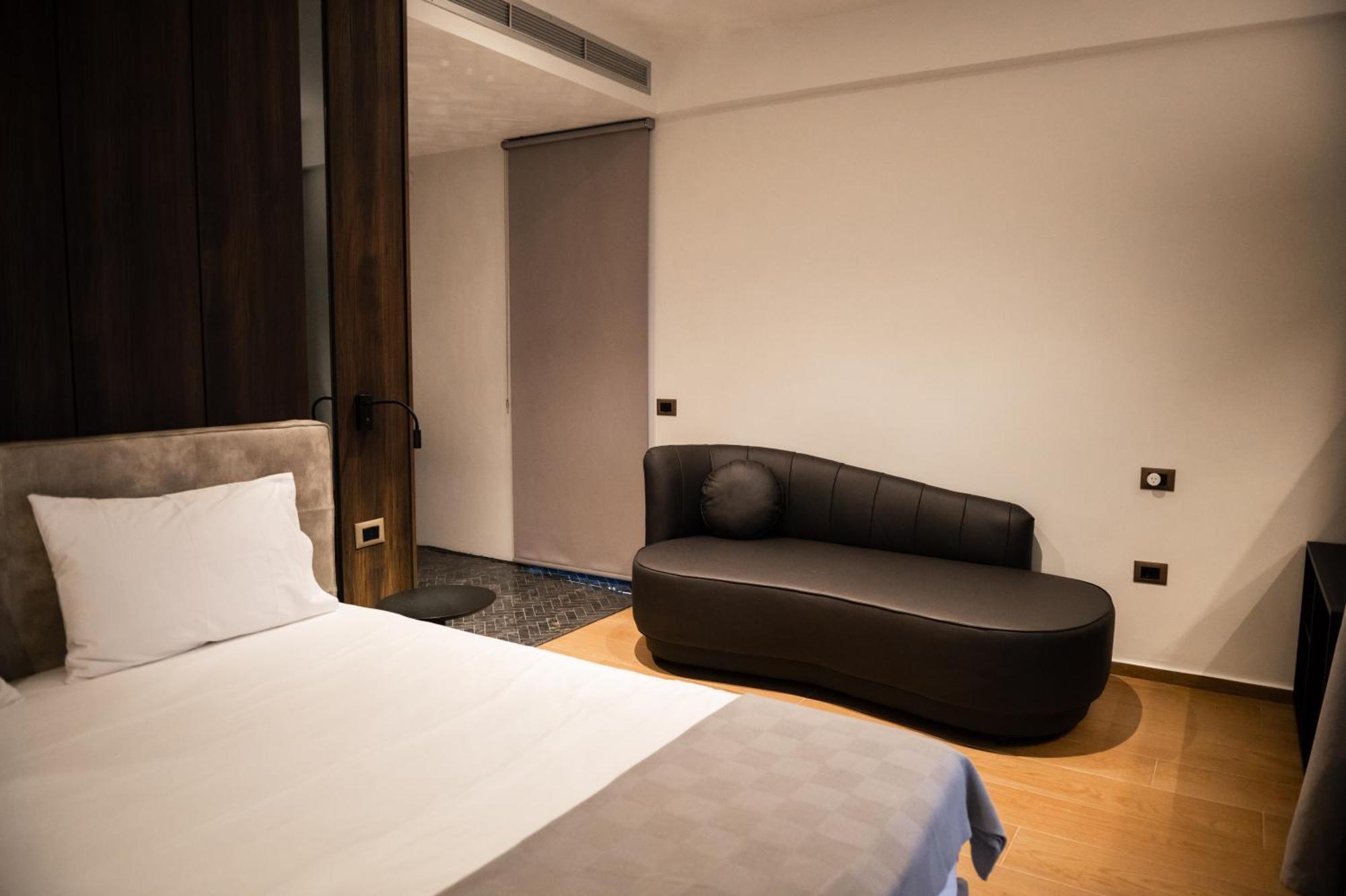 Jost Caravel Hotell Radhimë Eksteriør bilde