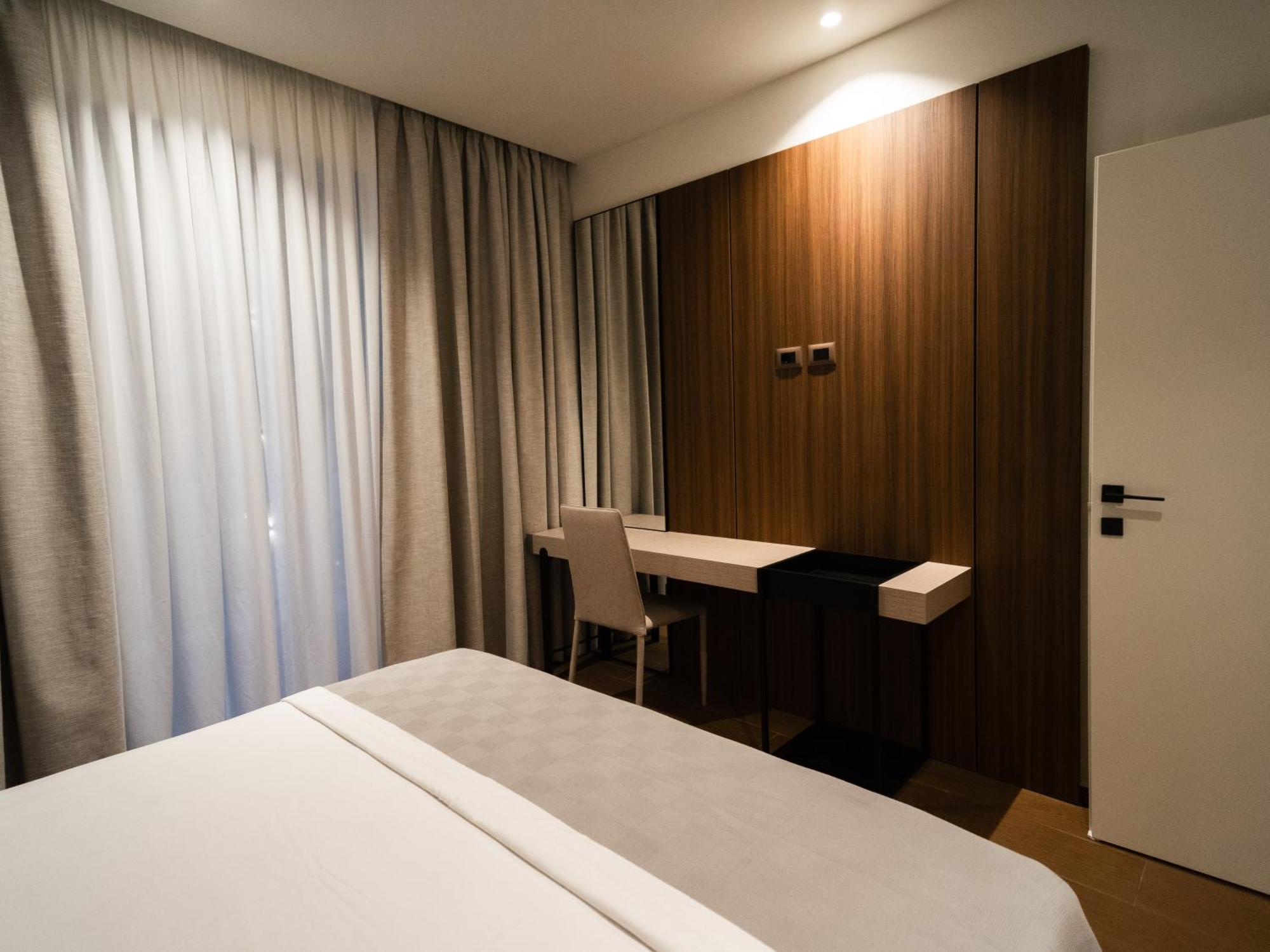 Jost Caravel Hotell Radhimë Eksteriør bilde