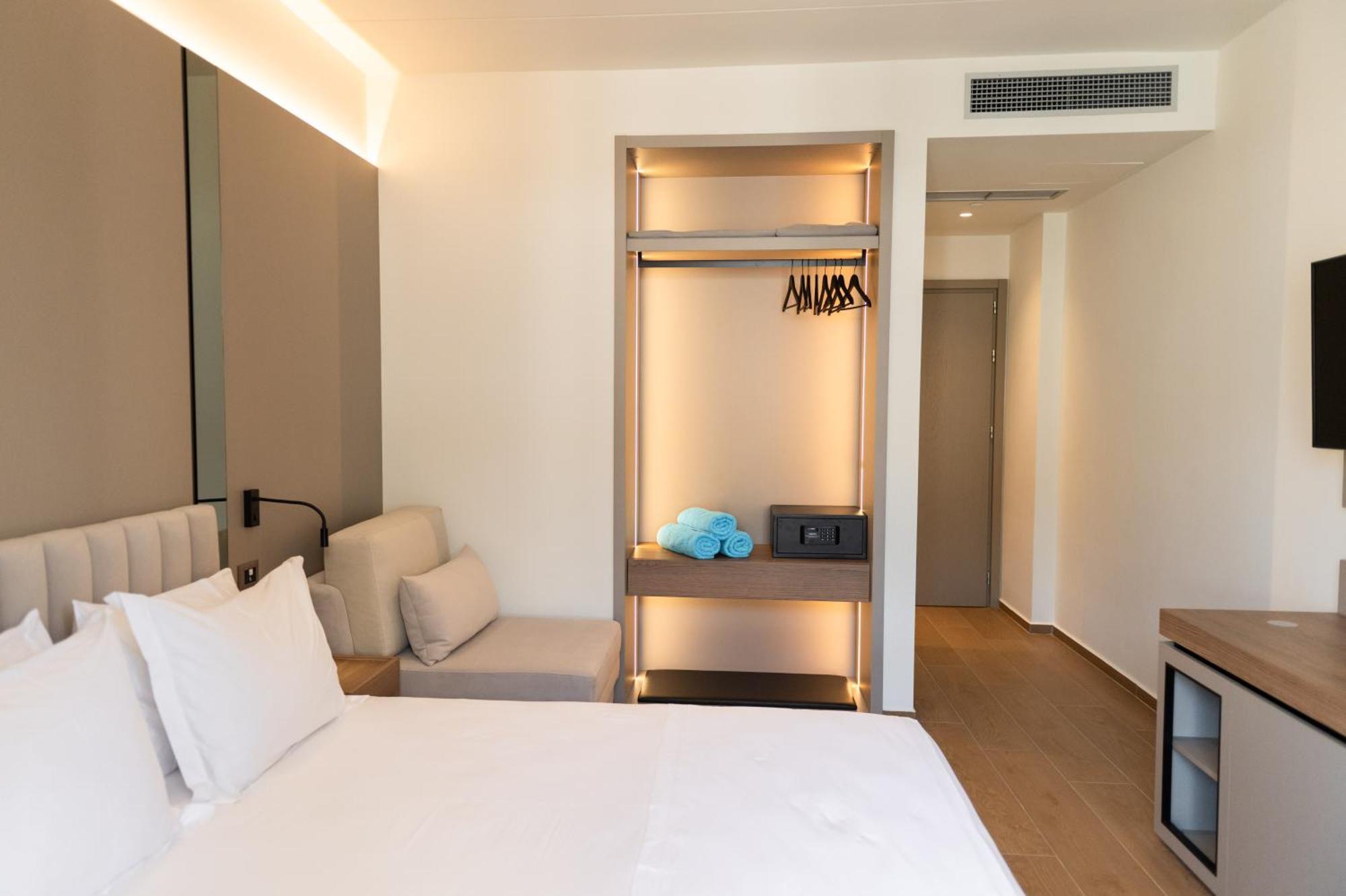 Jost Caravel Hotell Radhimë Eksteriør bilde