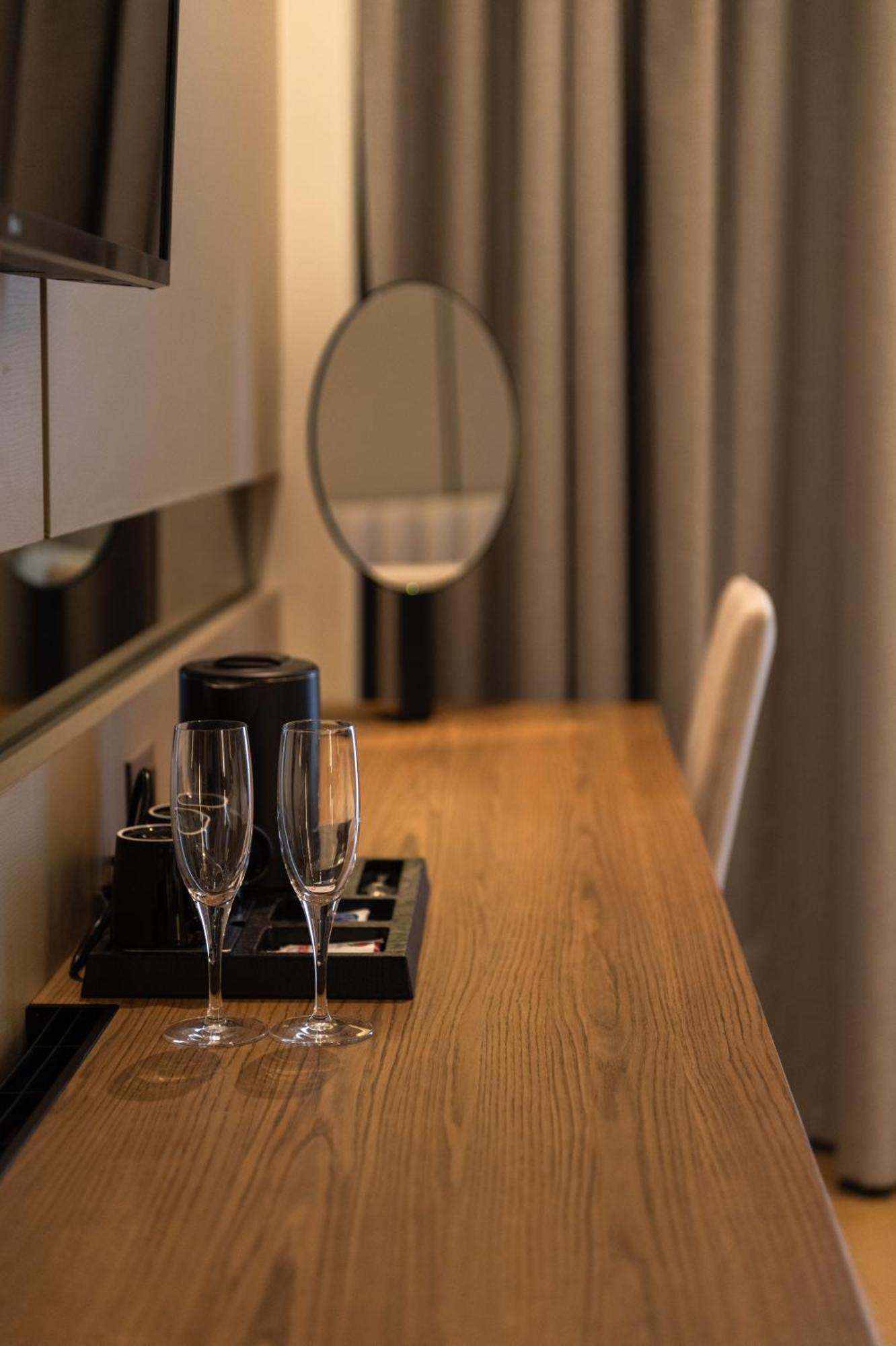 Jost Caravel Hotell Radhimë Eksteriør bilde